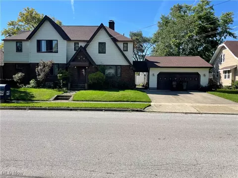 2007 Broad Blvd, Cuyahoga Falls, OH 44223