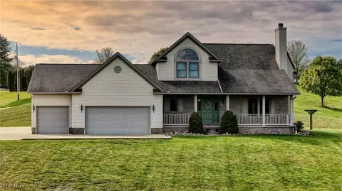 5953 Race Rd NW, Strasburg, OH 44680