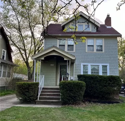 1048 Pembrook Rd, Cleveland, OH 44121