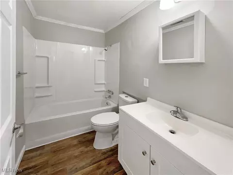 Bath - 4022 Gregus Ave, Lorain, OH 44055 photo 1 of 1