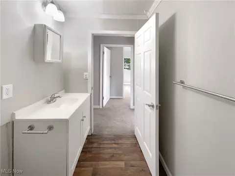 Entry Way - 4022 Gregus Ave, Lorain, OH 44055 photo 1 of 1
