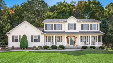 3025 Hidden Mound Dr, Zanesville, OH 43701