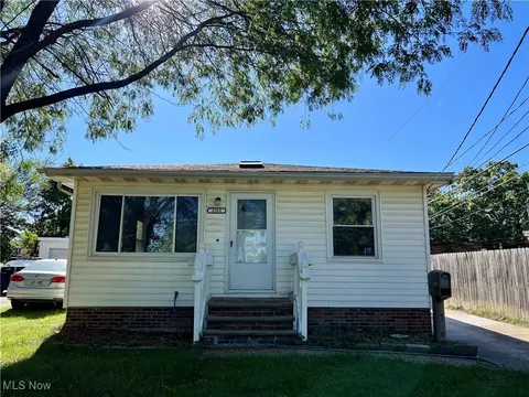 4900 Henry St, Garfield Heights, OH 44125