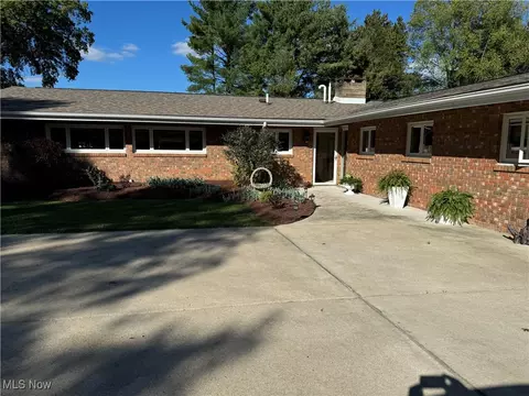 157 Seneca Rd, Wheeling, WV 26003
