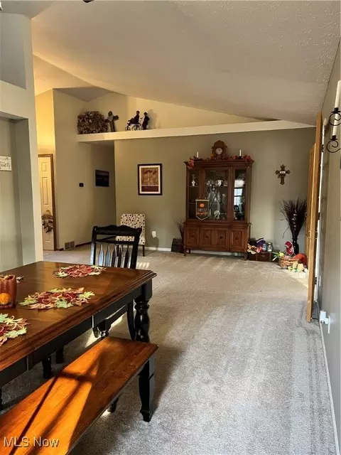 Entry Way - 509 Appleseed Dr, Lorain, OH 44053 photo 2 of 2