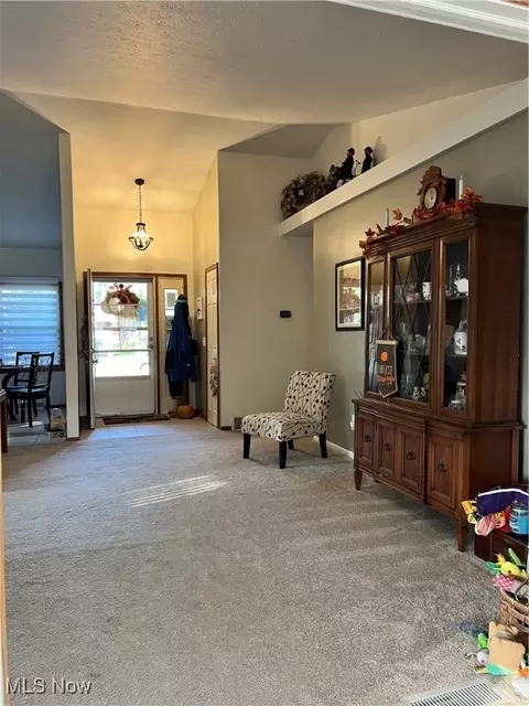Entry Way - 509 Appleseed Dr, Lorain, OH 44053 photo 1 of 2