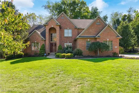 2560 Carrington St NW, North Canton, OH 44720