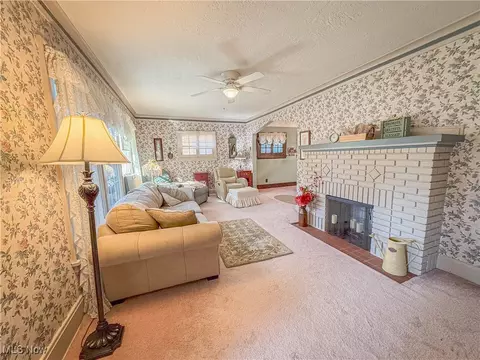 Living - 75 Eldred Ave, Bedford, OH 44146 photo 2 of 3