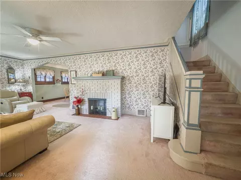 Living - 75 Eldred Ave, Bedford, OH 44146 photo 3 of 3