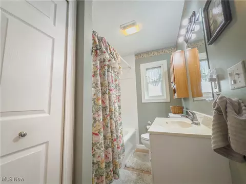 Bath - 75 Eldred Ave, Bedford, OH 44146 photo 2 of 2