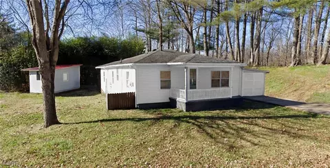 111 Dillon St, Coal Grove, OH 45638