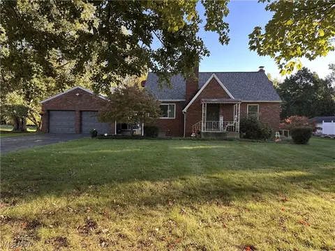 1552 Lockwood Rd, Barberton, OH 44203