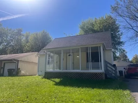 979 Landsdowne, Warren, OH 44483