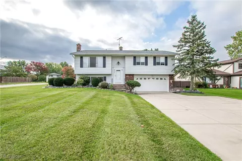 3872 Mars Dr, Brunswick, OH 44212