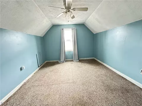Bedroom - 1242 Columbus Ave, Ashtabula, OH 44004 photo 2 of 2