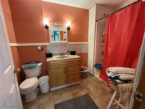 Bath - 1242 Columbus Ave, Ashtabula, OH 44004 photo 1 of 1