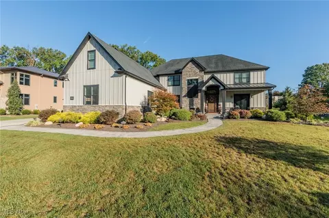 30242 Woodlyn Pl, Westlake, OH 44145