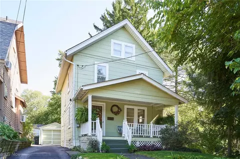 1589 Moore St, Akron, OH 44301