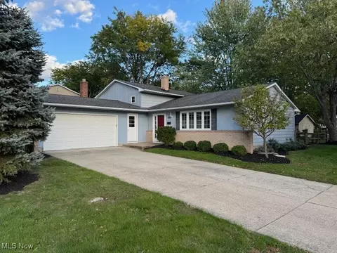 8816 Arrowood Ct, Mentor, OH 44060