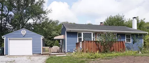 1282 Lincoln Ct, Barberton, OH 44203