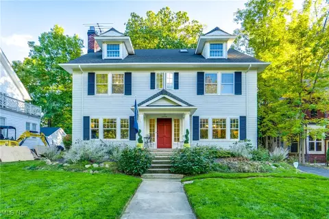 2904 Scarborough Rd, Cleveland Heights, OH 44118
