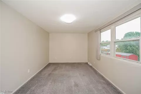 Bedroom - 949 Independence Ave, Akron, OH 44310 photo 2 of 2