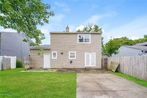 Exterior - 949 Independence Ave, Akron, OH 44310 photo 3 of 3