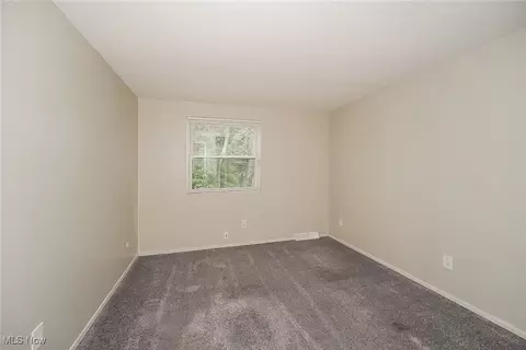 Bedroom - 949 Independence Ave, Akron, OH 44310 photo 1 of 2