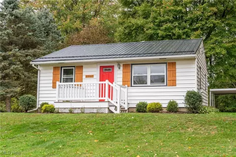 7907 Elmhurst Ave NW, North Canton, OH 44720