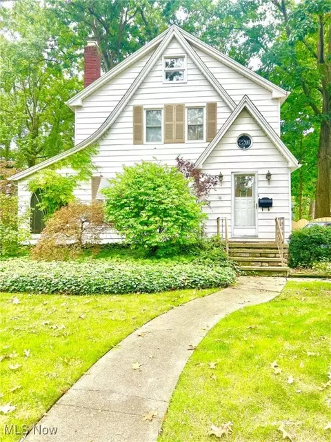 2201 17th St, Cuyahoga Falls, OH 44223