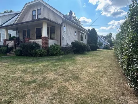 964 Pardee Ave, Akron, OH 44306 photo 3