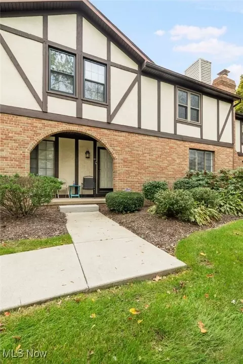 6726 Hills And Dales Rd NW, Canton, OH 44708