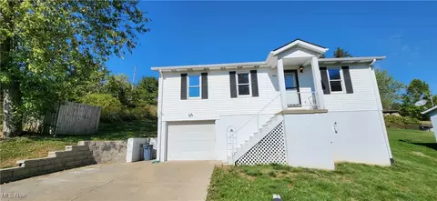 68462 Woodcroft Dr, Saint Clairsville, OH 43950