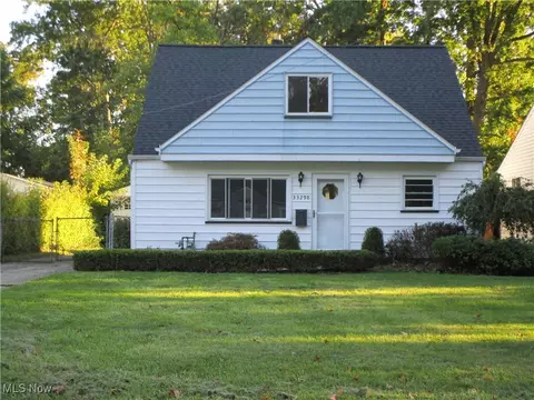 33298 Morris Ave, Eastlake, OH 44095
