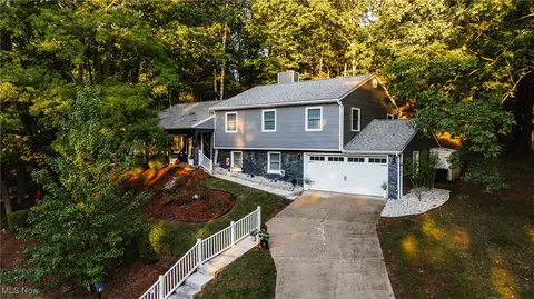 40 Woodland Park Dr, Parkersburg, WV 26104