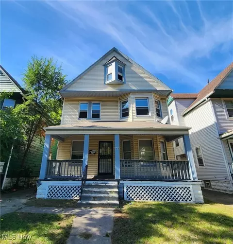 1614 Holyrood Rd, Cleveland, OH 44106