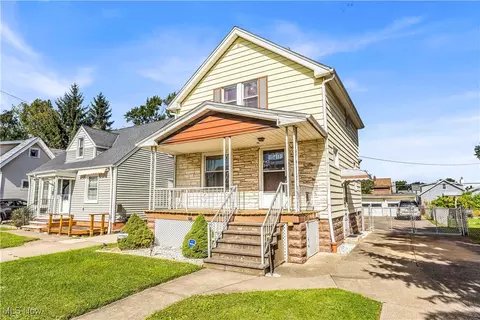 2922 Lincoln Ave, Parma, OH 44134