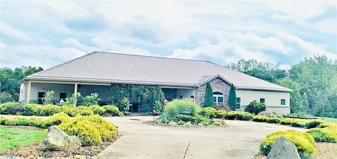 753 Henrie Ln, Williamstown, WV 26187
