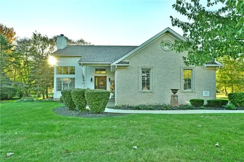 203 Saint Andrews, Cortland, OH 44410