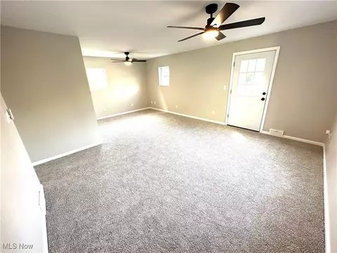 11 E Parkcliff Ave, Struthers, OH 44471 photo 8