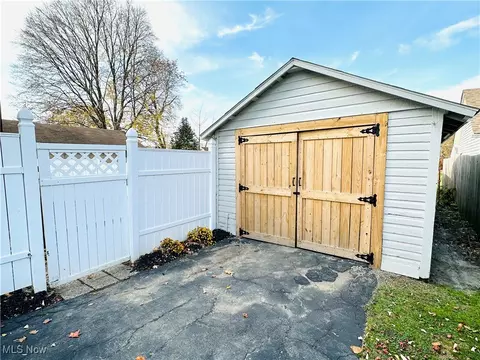 11 E Parkcliff Ave, Struthers, OH 44471 photo 18
