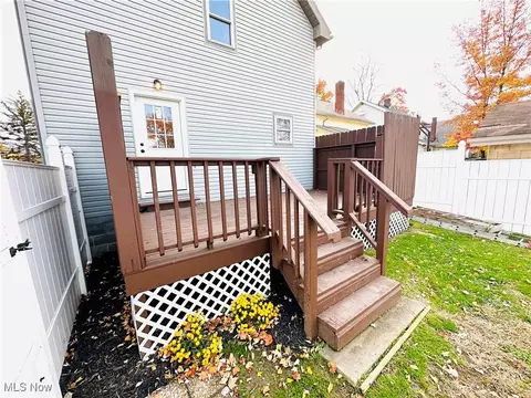 11 E Parkcliff Ave, Struthers, OH 44471 photo 3