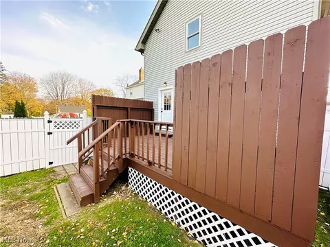 11 E Parkcliff Ave, Struthers, OH 44471 photo 16
