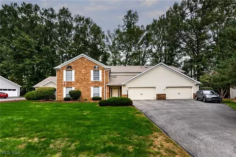 1324 Fox Run Dr, Boardman, OH 44512