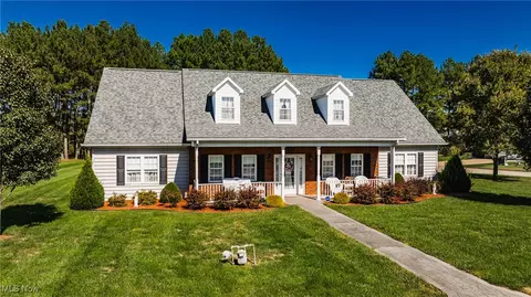 20 Cranberry Ln, Davisville, WV 26142