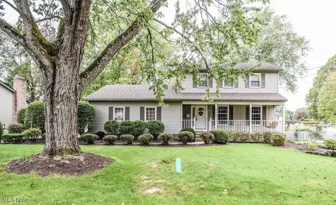 8198 Burgess Lake Dr, Poland, OH 44514