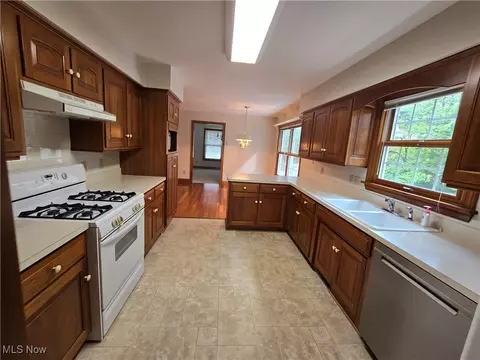 415 High Point Dr, Wadsworth, OH 44281 photo 26