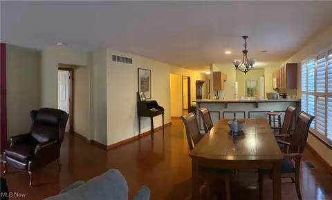 4783 Hawk Ln, Lorain, OH 44053 photo 3
