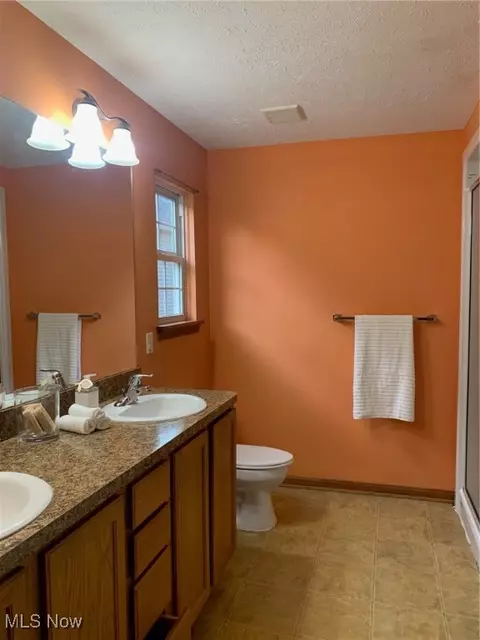 4783 Hawk Ln, Lorain, OH 44053 photo 8