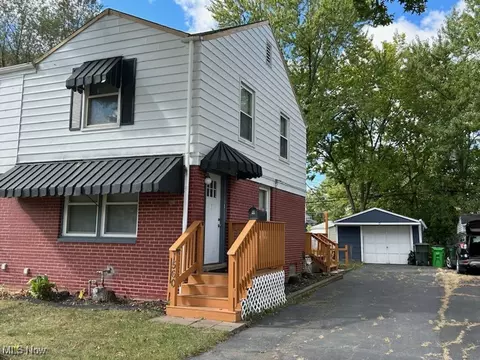 1560 E 256th St, Euclid, OH 44132 photo 1